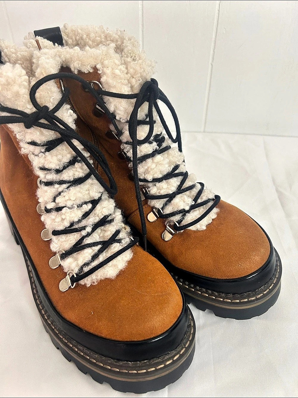 madewell Sherpa-Lined Lace-Up Boots in Brown & Black